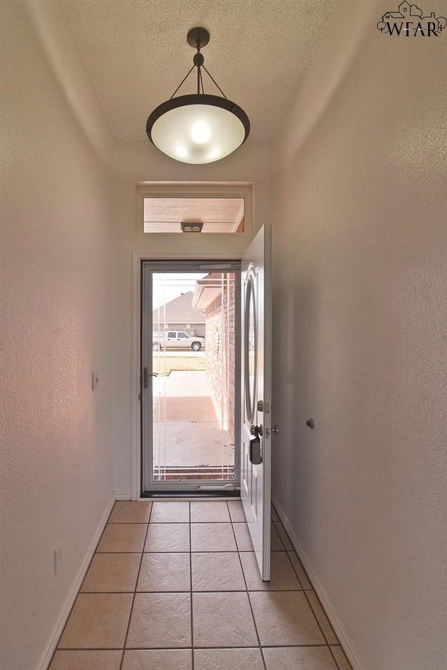 Building Photo - 5516 Chinaberry Dr