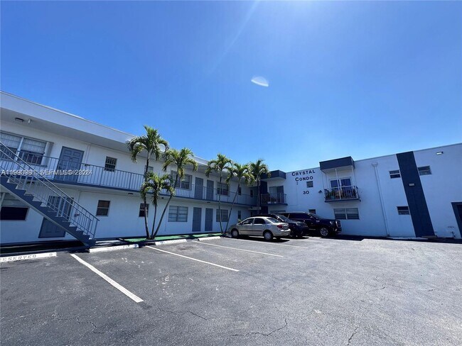 Building Photo - 30 SE 4th Ave