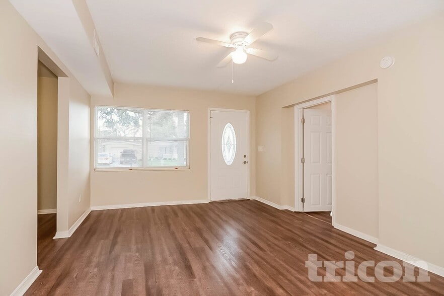 Building Photo - 4417 W Knox St