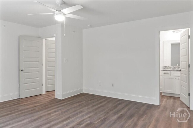 Building Photo - 354 Arch St