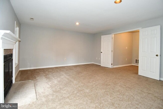 Building Photo - 13216 Country Ridge Dr