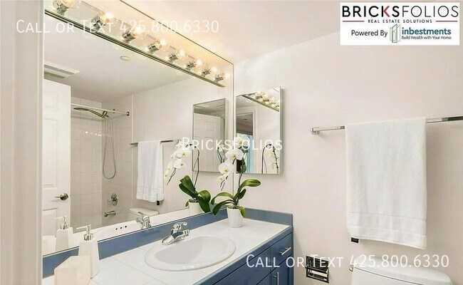 Building Photo - 320 5th Ave
