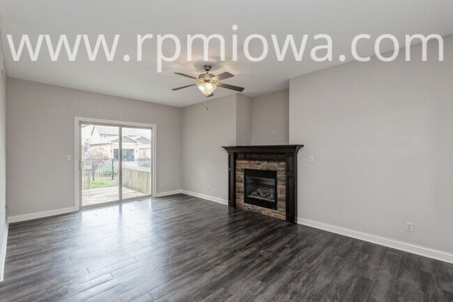 Building Photo - LARGE PRAIRIE TRAIL HOME!! 4 Bedroom, 3.5 Bath Home in Ankeny