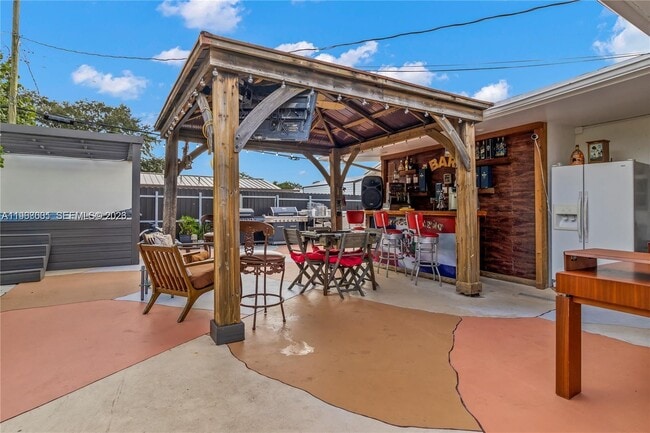 Building Photo - 860 Curtiss Dr