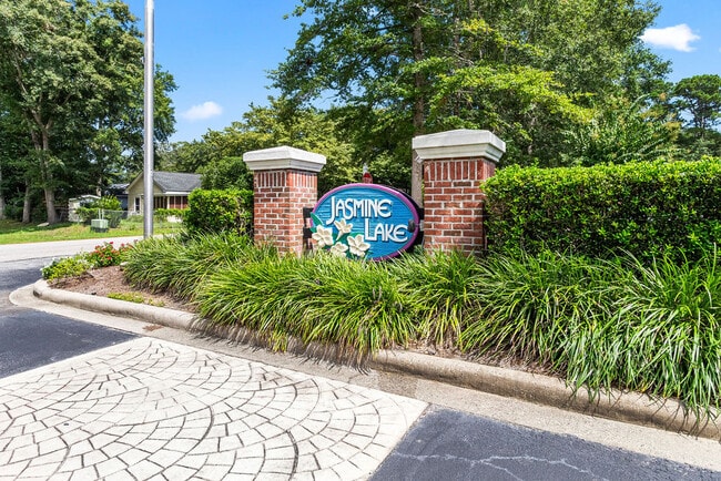 Building Photo - Woodmoor Condo