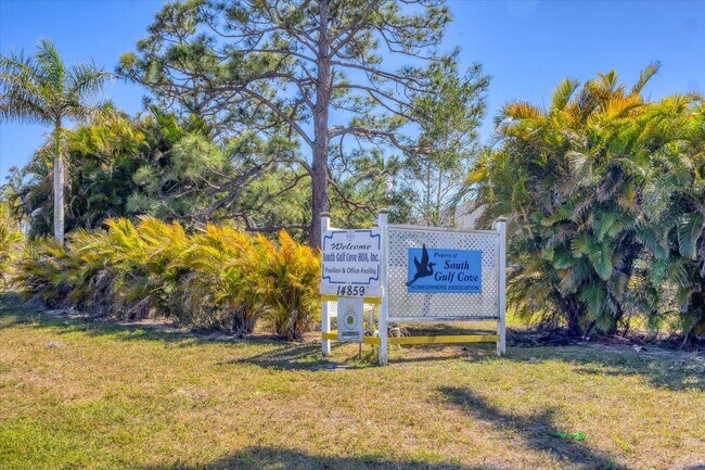 Building Photo - Brand new Duplex stocked with upgrades