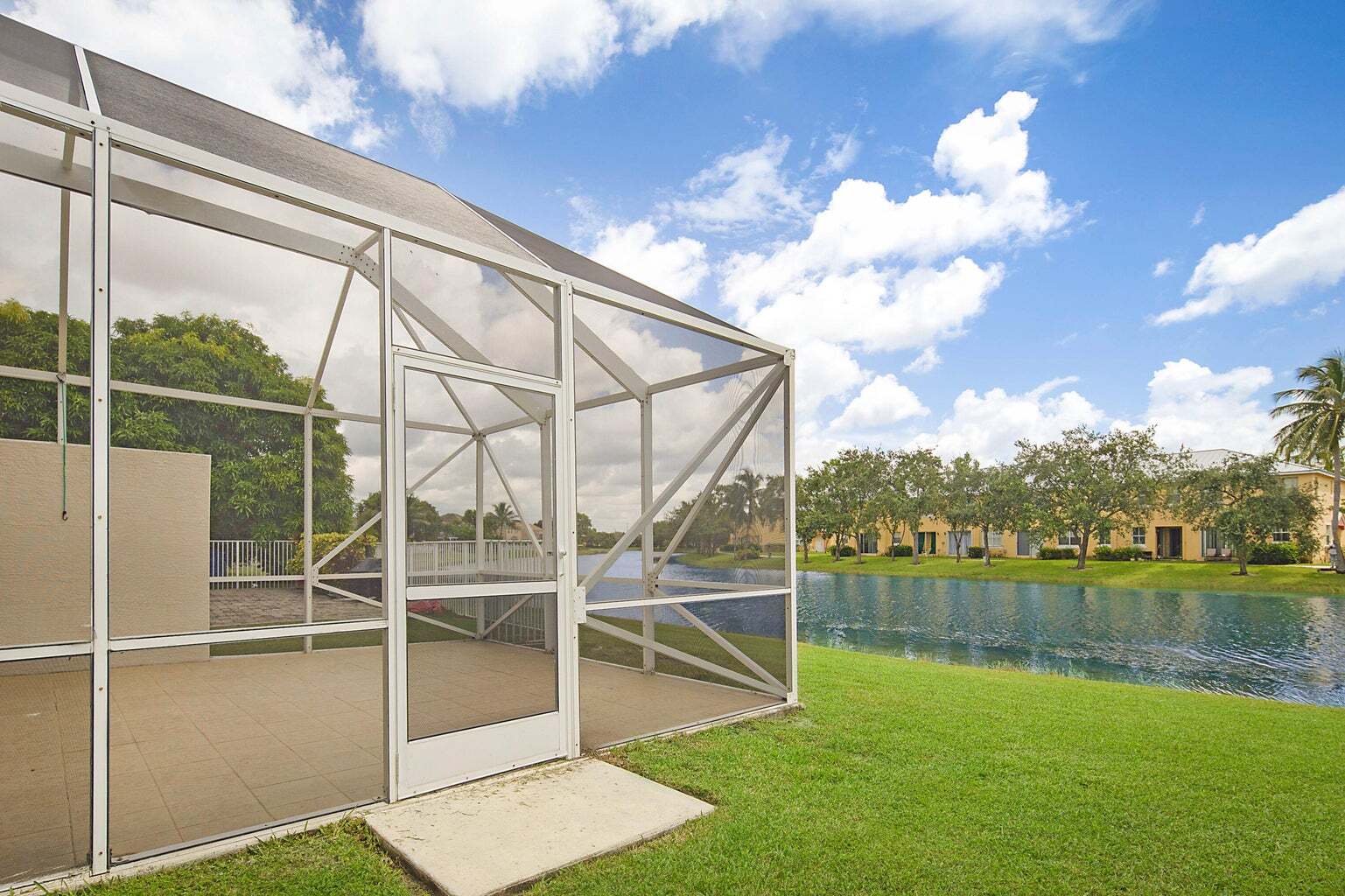 Building Photo - 122 Kensington Way