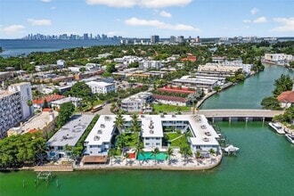 Building Photo - 7207 Bay Dr E