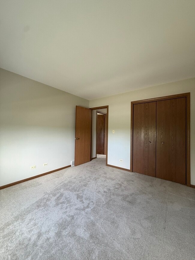 Building Photo - 153 Spuhler Dr