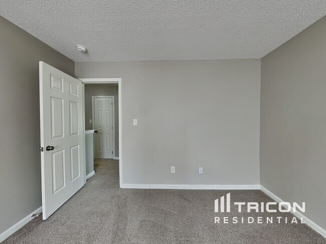 Building Photo - 1730 Colin Creek Ln