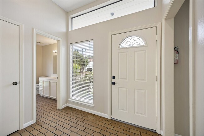 Building Photo - 8018 Cobblefield Ln