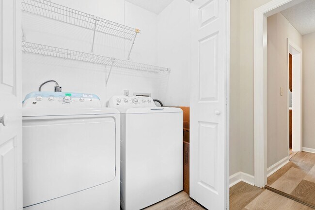 Building Photo - 3-Bedroom Home for in Cary – Close to Down...