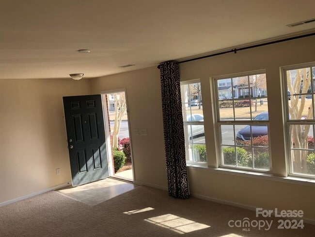 Building Photo - 11138 Derryrush Ave