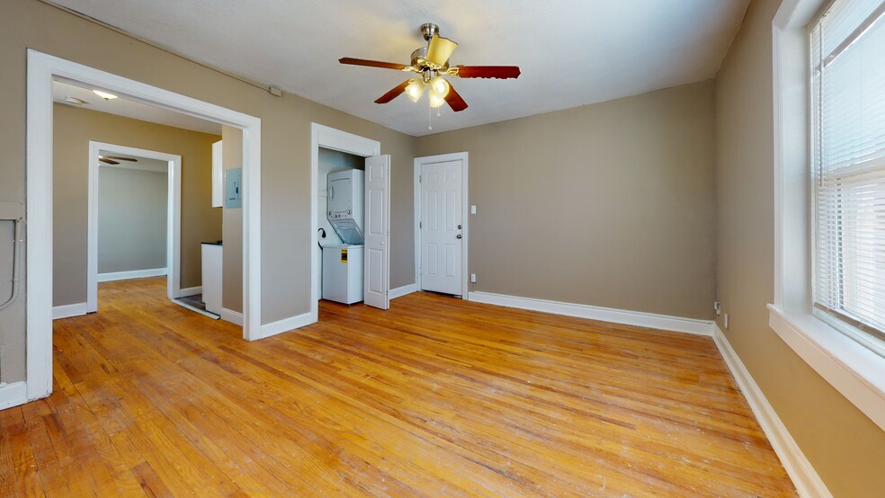 Interior Photo - The Nelle - 3734 -3736 WarwickBlvd