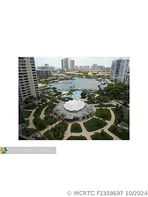Building Photo - 2500 Parkview Dr