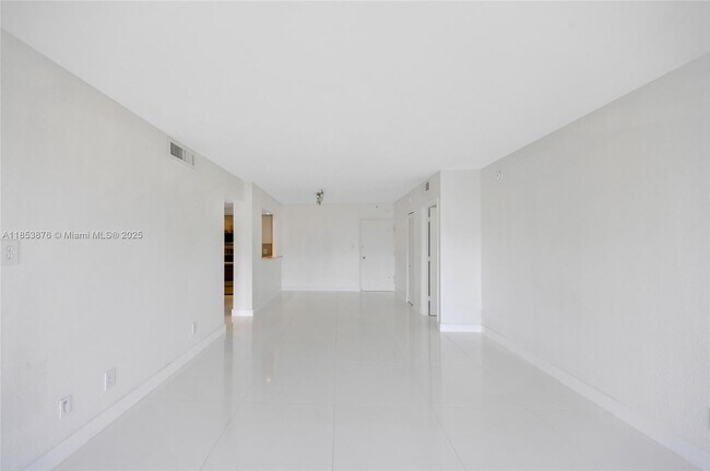 Building Photo - 5600 Collins Ave