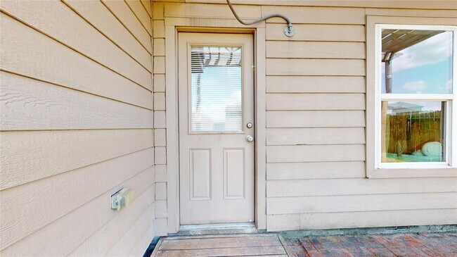 Building Photo - 2429 Regatta Ln