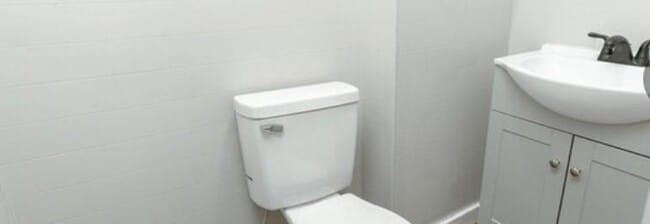 Building Photo - 358 Breamwood Ave