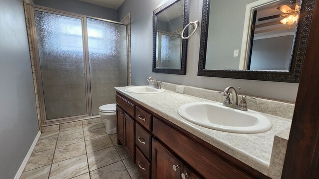 Building Photo - 2806 Selman Dr