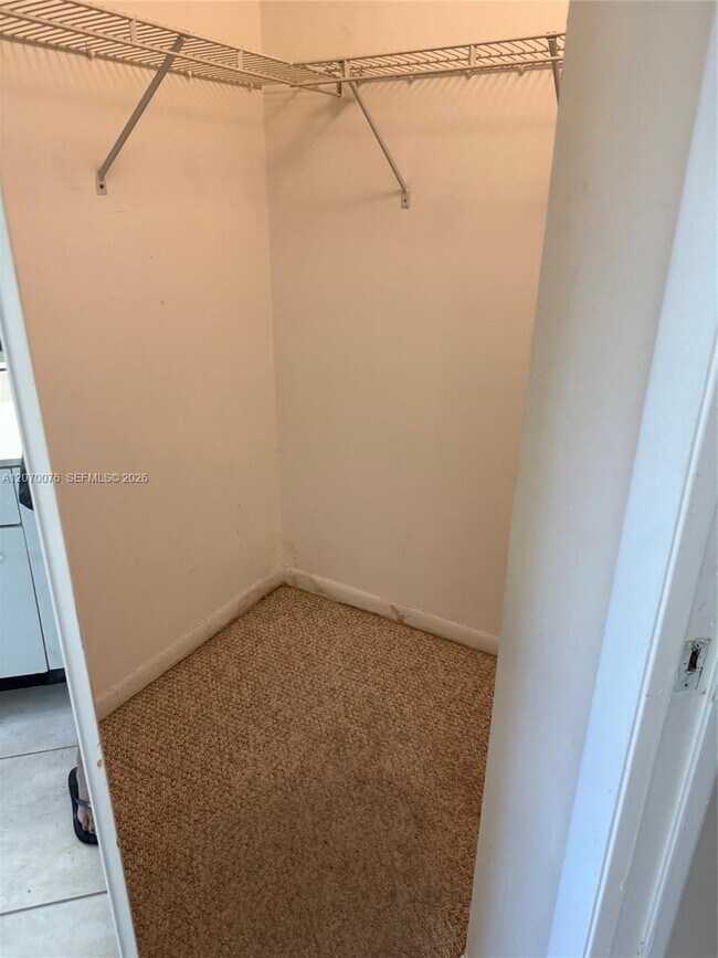 Building Photo - 2255 SE 27th Dr