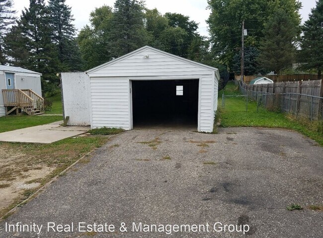 Building Photo - 3 br, 1 bath House - 6811 10th St SE