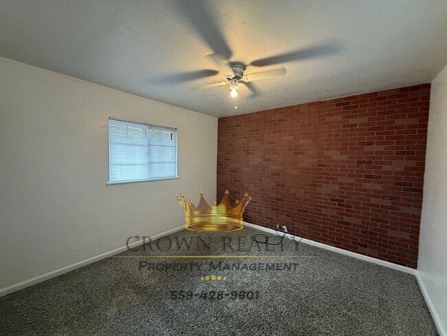 Building Photo - 1120 W Howard Ave