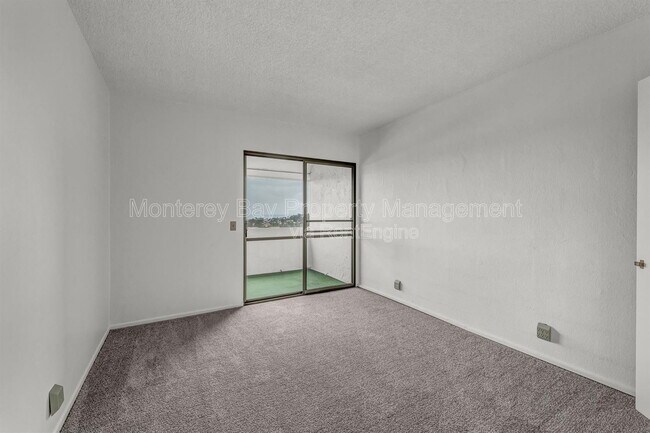 Building Photo - 500 Glenwood Cir