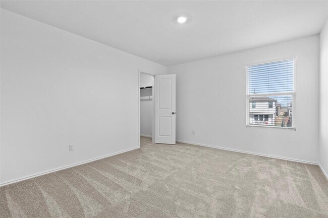Building Photo - 105 Allegro Dr