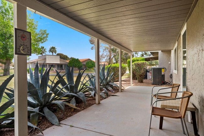 Building Photo - This beautifully appointed 3-bedroom, 2-bathroom condo seasonal rental Located in Leisure World A...