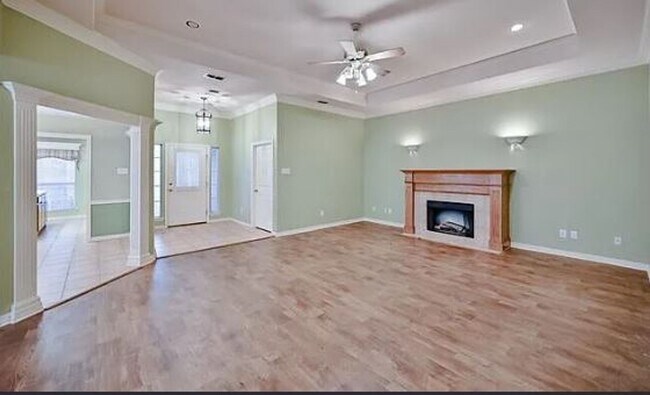 Building Photo - Super Cute 3 Bedroom Home in the Heart of Waxahachie