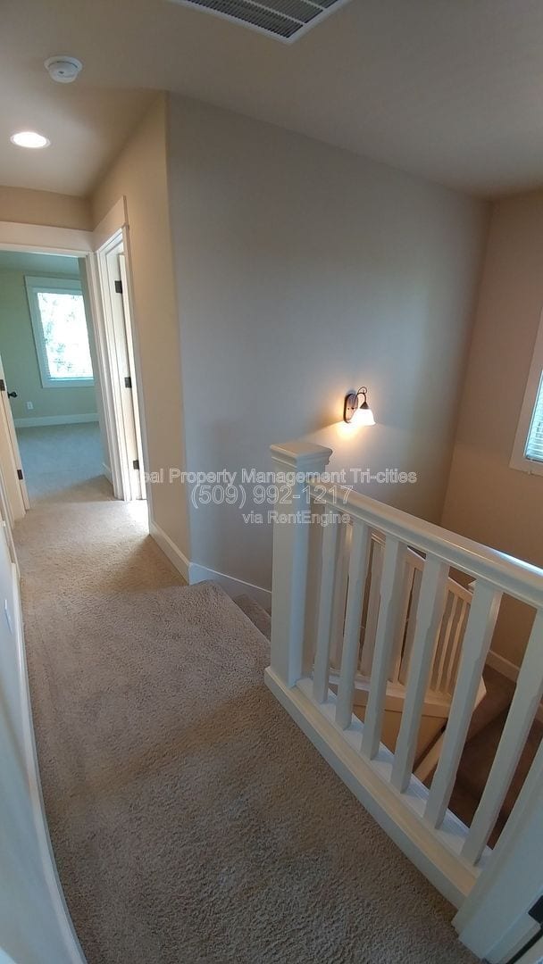 Building Photo - 459 Columbia Point Dr