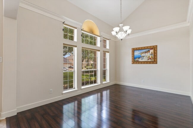 Building Photo - 3010 Blue Lagoon Ct