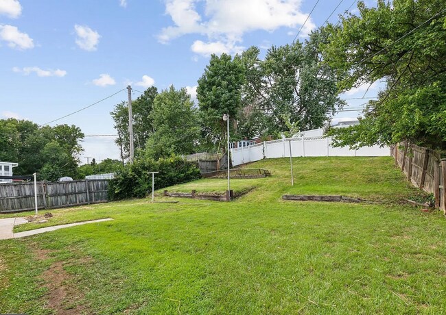 Building Photo - 5522 Lanham Way