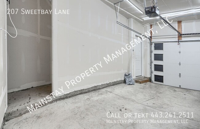 Building Photo - 207 Sweetbay Ln