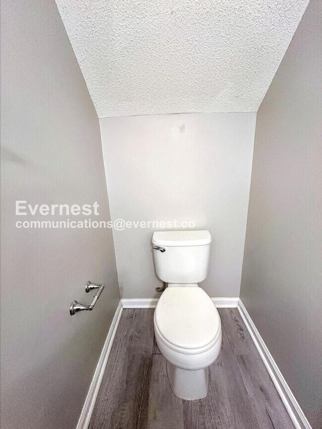 Building Photo - Limited Time Special Offer / 5 Bed, 3.5 Bath Home with Attached Garage / Pet-Friendly / Vouchers ...