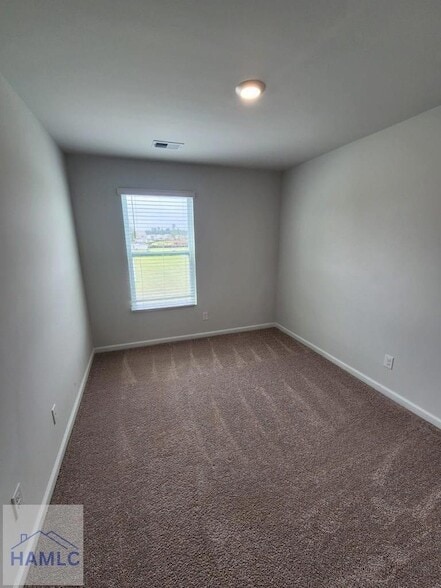 Building Photo - 214 Coneflower Rd