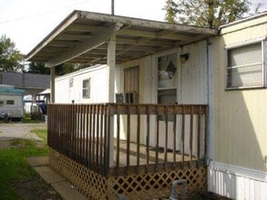 Building Photo - 3012 Dennis Ct NE