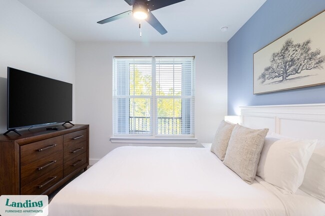 Building Photo - 435 Encore Way