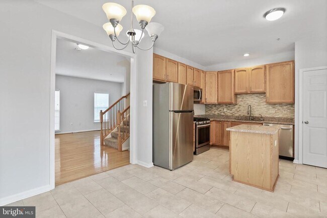 Building Photo - 6140 Newport Terrace