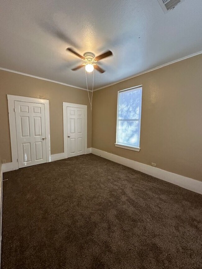 Building Photo - 722-726 S. Kennedy Ave.