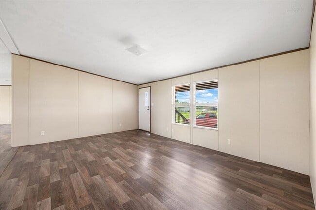 Building Photo - 360 Shady Oaks Dr