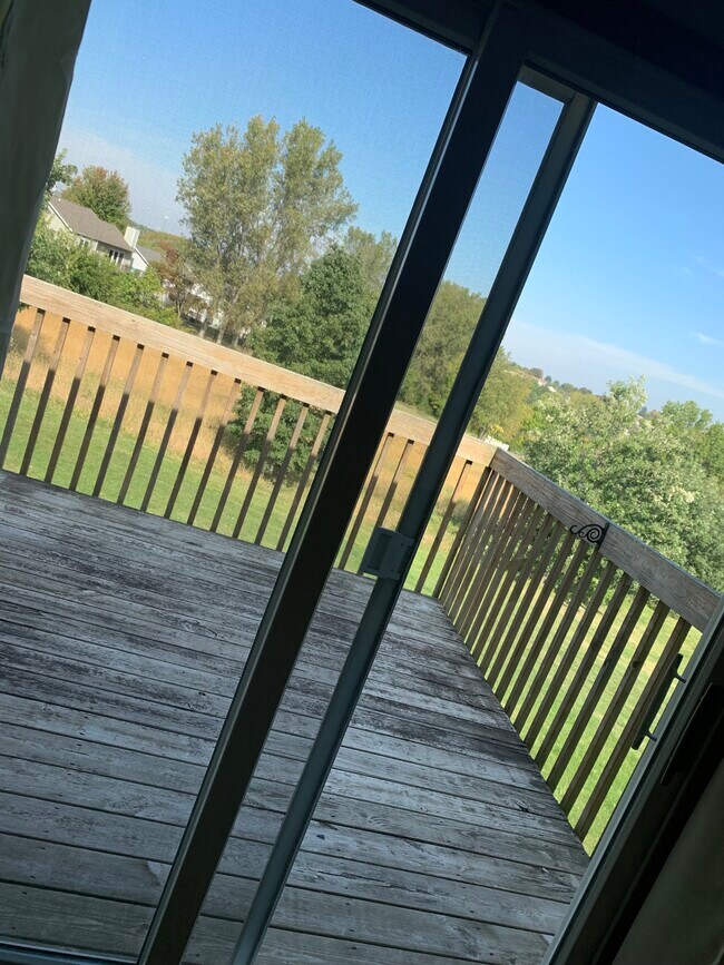 deck - 2520 Walden Rd