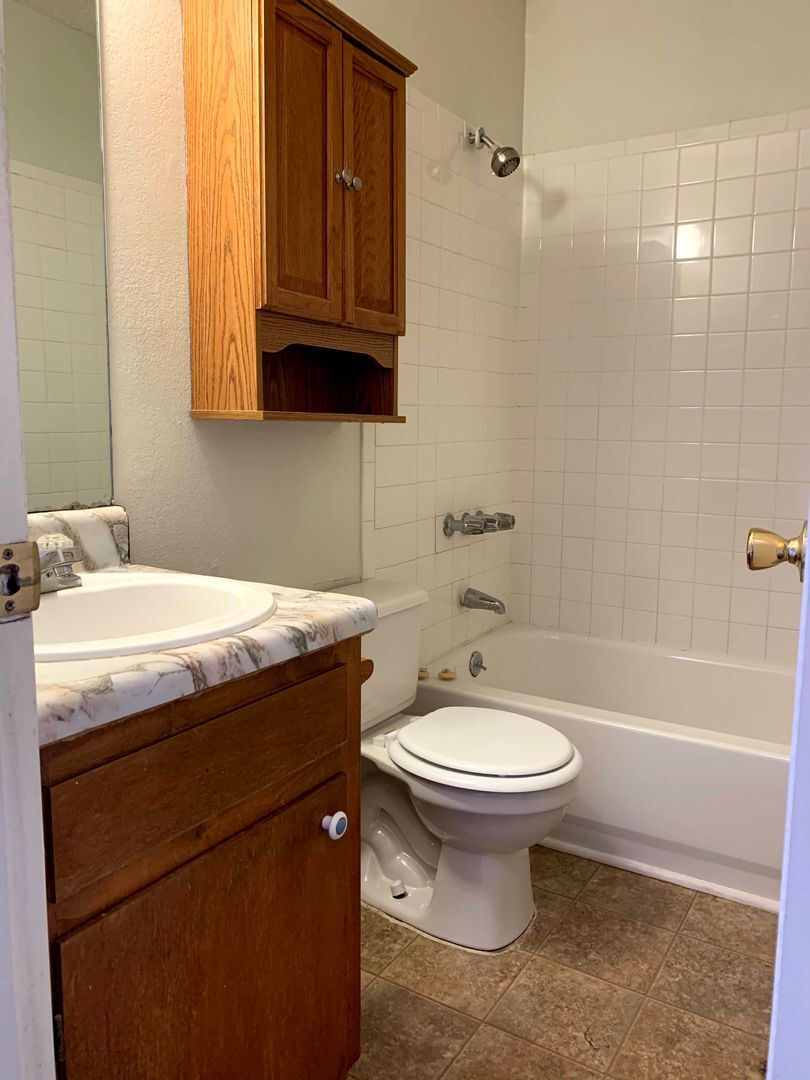 Building Photo - 907 N 7th St