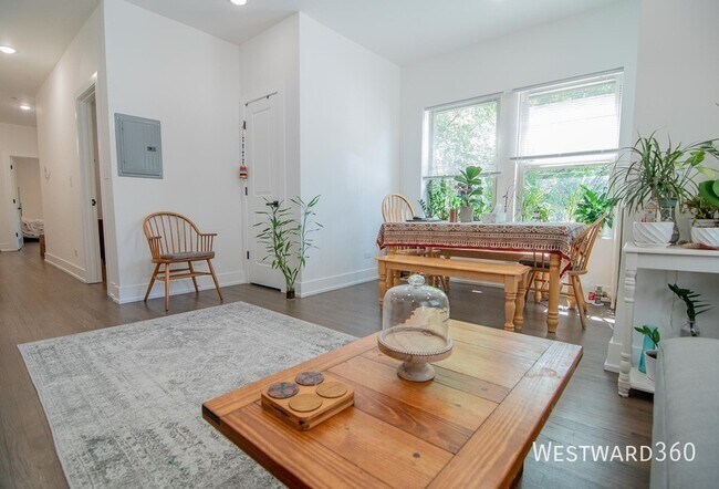 Building Photo - 6201 N Glenwood Ave