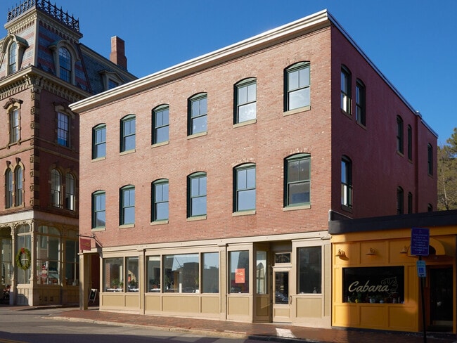 Building Photo - 205 Newbury St