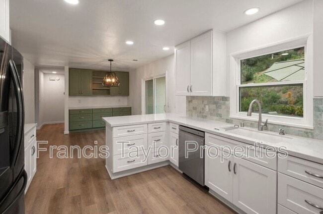 Building Photo - 10204 Lake Meadow Ln