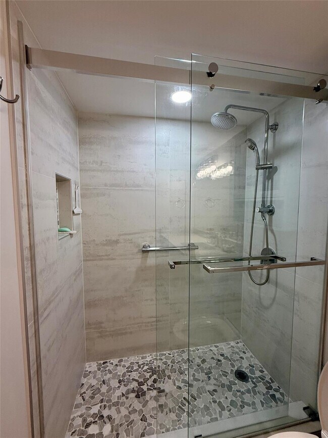 Building Photo - 101 Briny Ave