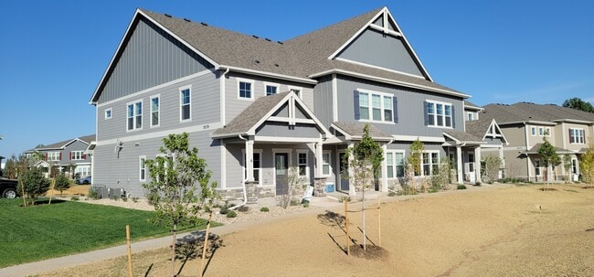 Building Photo - 3039 Upland Dr