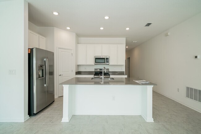 Building Photo - 152 Pershing St