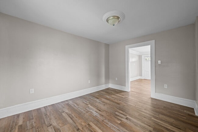 Building Photo - 308 Norwood St